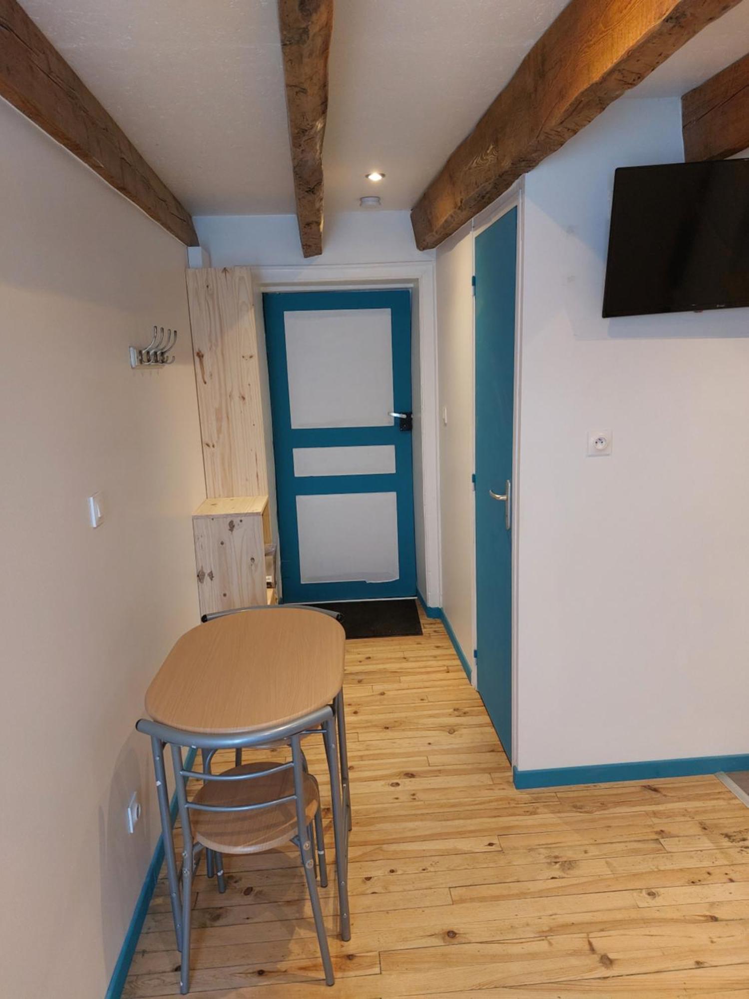 Studio Refait A Neuf Clos Saint Genest Manzat Exterior photo