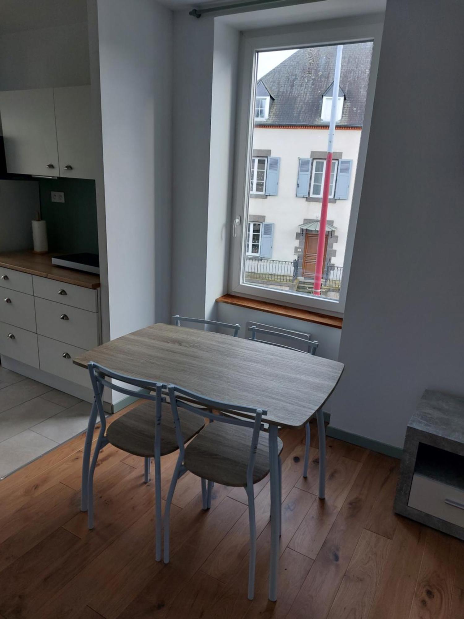 Studio Refait A Neuf Clos Saint Genest Manzat Exterior photo